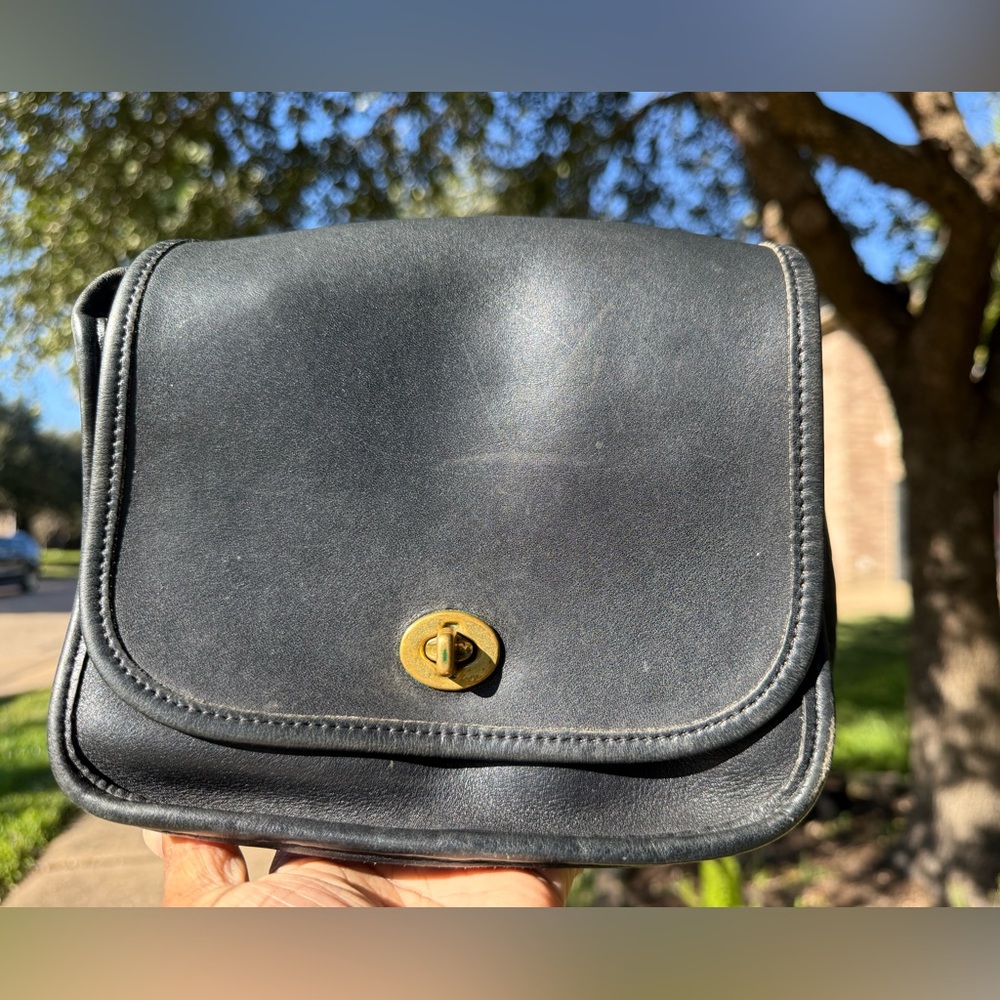 Vintage Coach Small Legacy Flap 9965